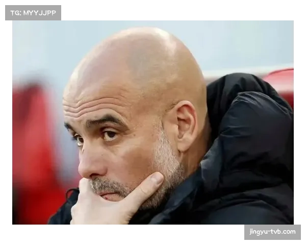 场边花絮:瓜迪奥拉因一次反击未打成,激动地向场内传达战术指令 场边花絮:瓜迪奥拉因一次反击未打成,激动地向场内传达战术指令